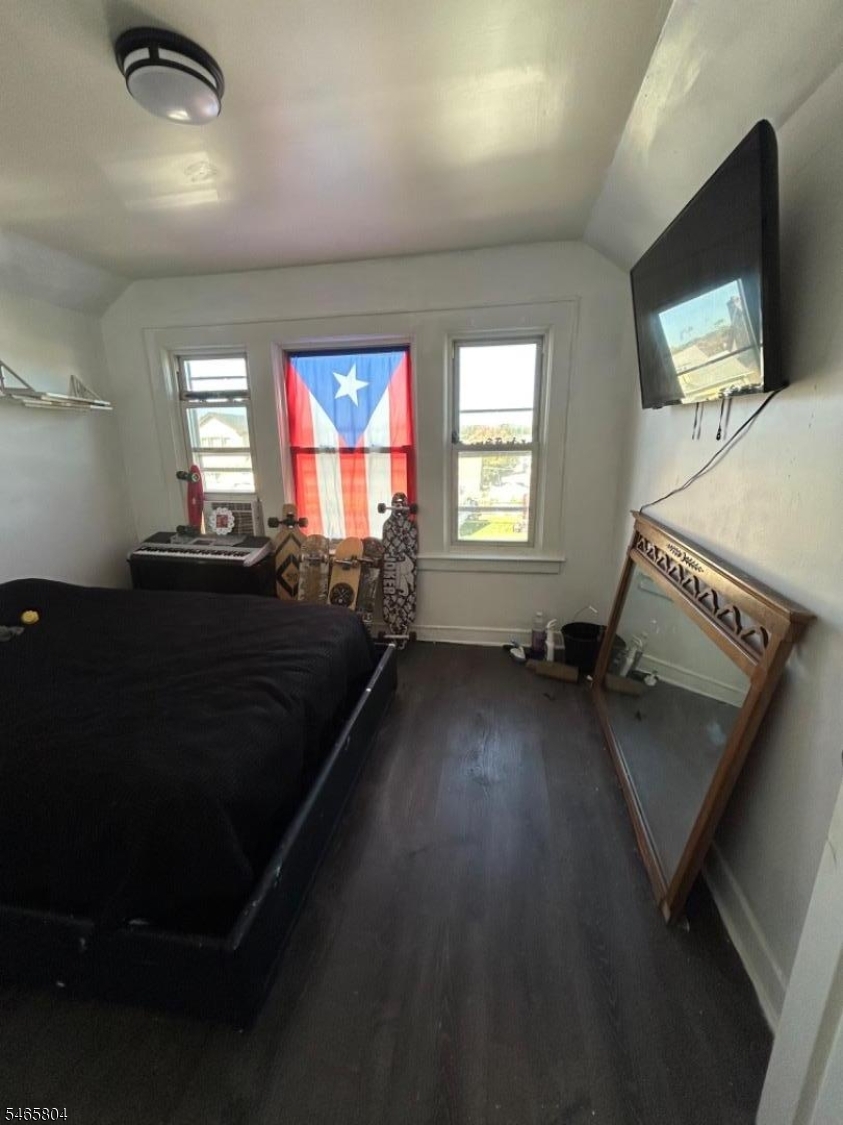 37 Peck Avenue Newark NJ 07107
