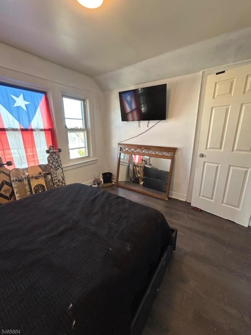 37 Peck Avenue Newark NJ 07107