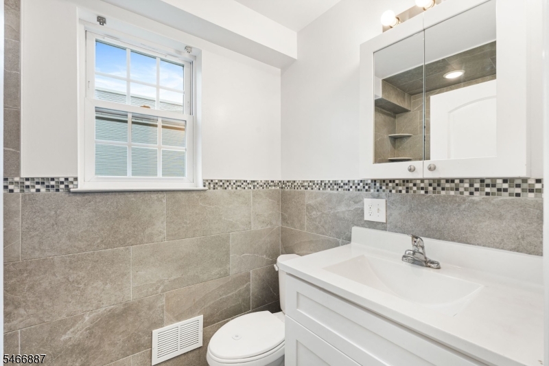 734 Bergen Street Newark NJ 07108
