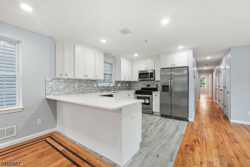 734 Bergen Street Newark NJ 07108