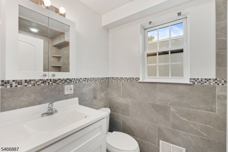 734 Bergen Street Newark NJ 07108