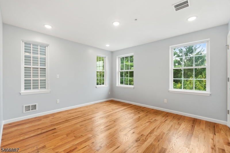 734 Bergen Street Newark NJ 07108