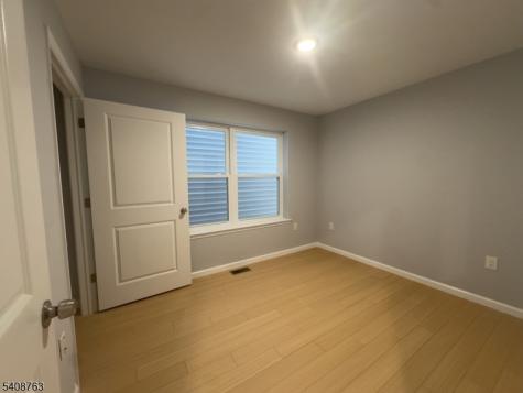 27 Isabella Avenue 1st Fl Newark NJ 07106