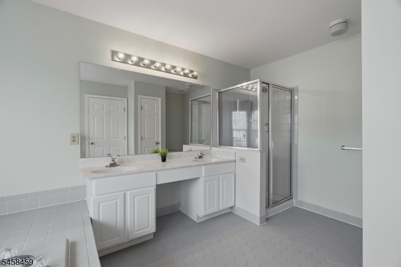 13 Reins Court Franklin NJ 08873
