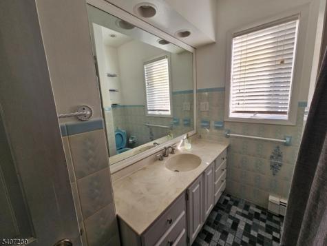 36 Glenwild Avenue Bloomingdale NJ 07403