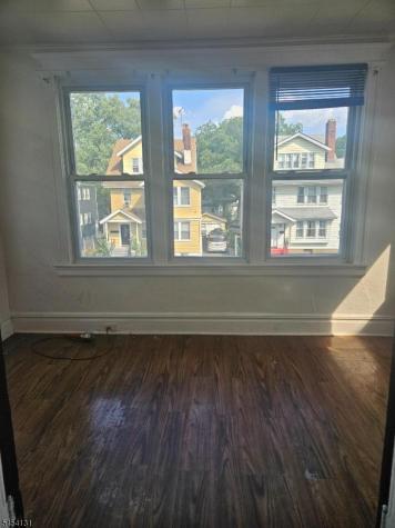 275 S Burnett Street East Orange NJ 07018