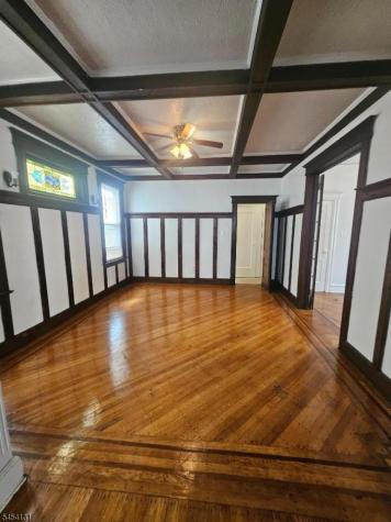 275 S Burnett Street East Orange NJ 07018