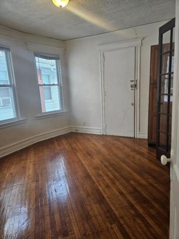 275 S Burnett Street East Orange NJ 07018