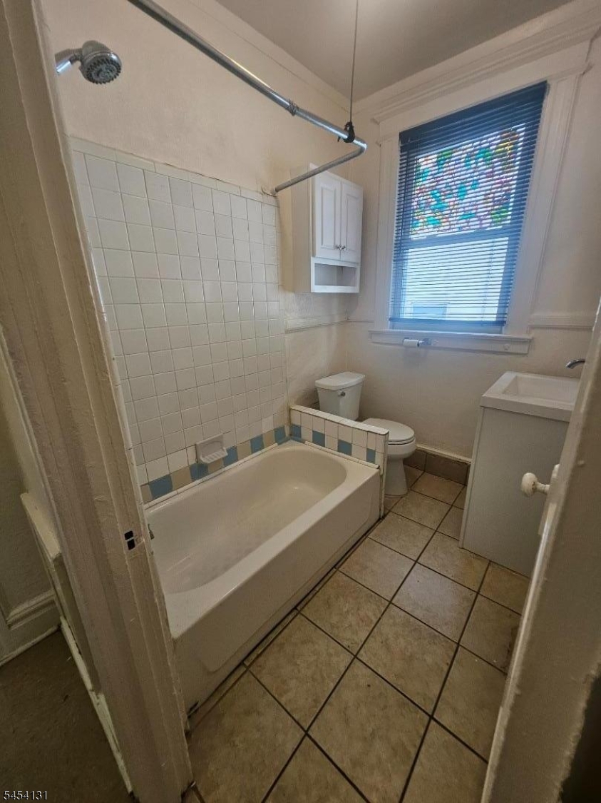 275 S Burnett Street East Orange NJ 07018