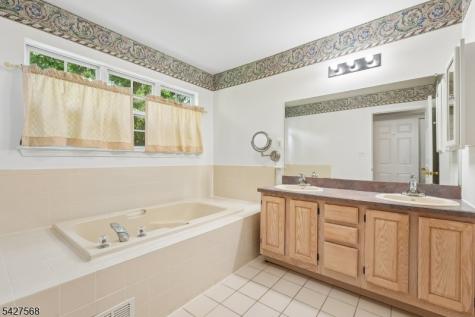 1 Leigh Road Hillsborough NJ 08844