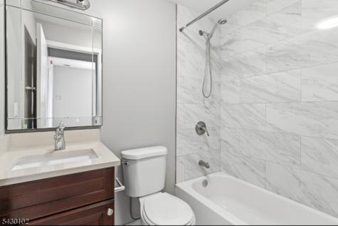 456 Avon Avenue Newark NJ 07108