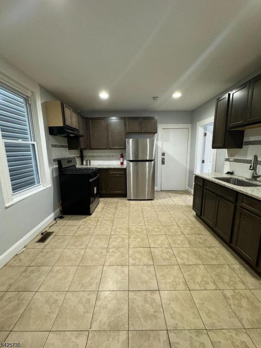 103 S 9th Street Newark NJ 07107
