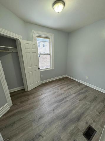 103 S 9th Street Newark NJ 07107