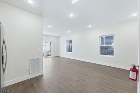392 S 19th Street Newark NJ 07103