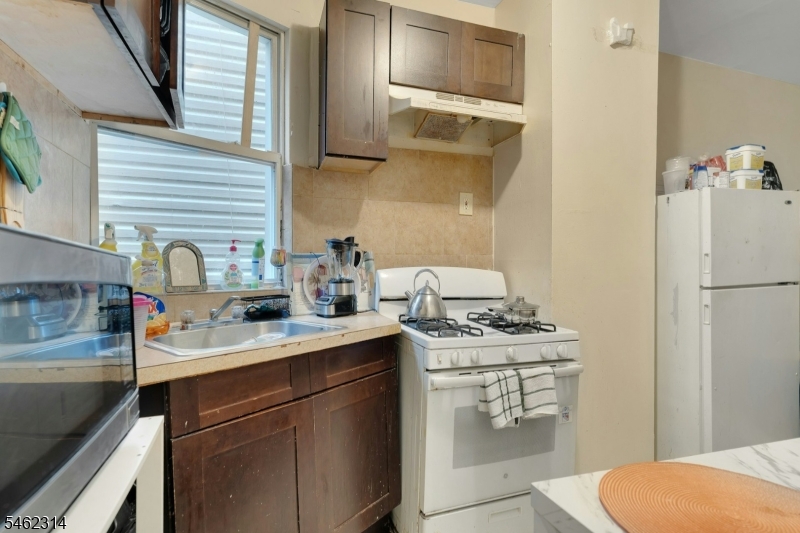 1013 Flora Street Elizabeth NJ 07201