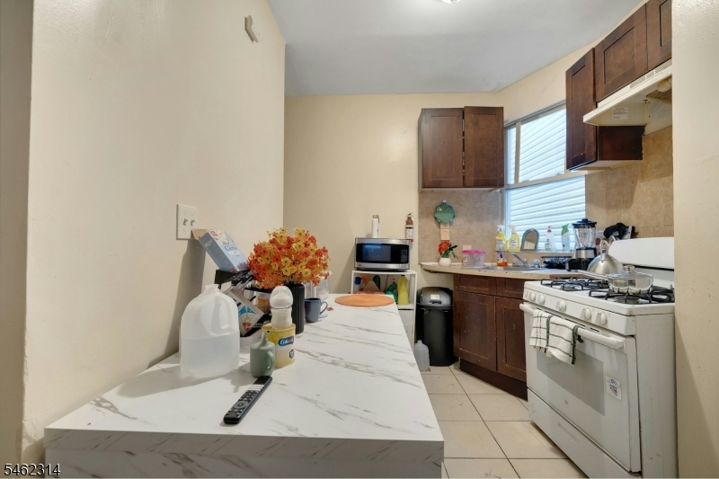 1013 Flora Street Elizabeth NJ 07201
