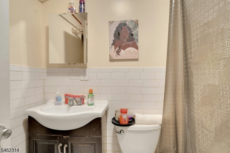 1013 Flora Street Elizabeth NJ 07201