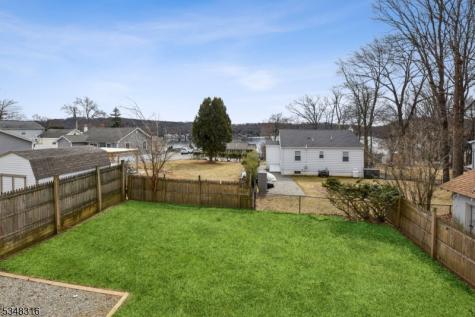 14 Walton Way Hopatcong NJ 07843