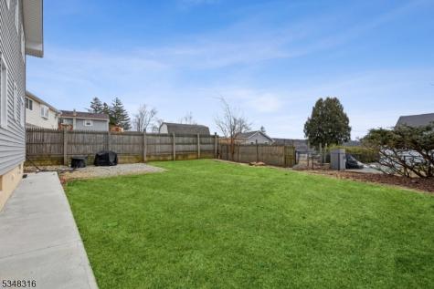 14 Walton Way Hopatcong NJ 07843