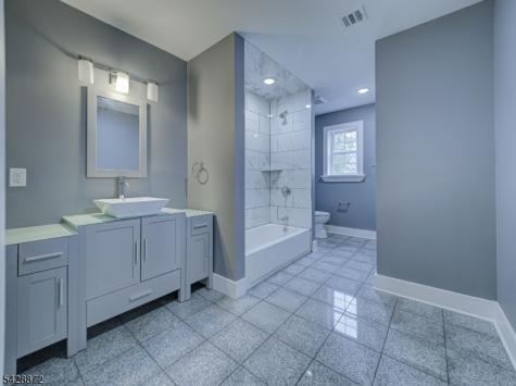8 Travers Avenue Edison NJ 08817