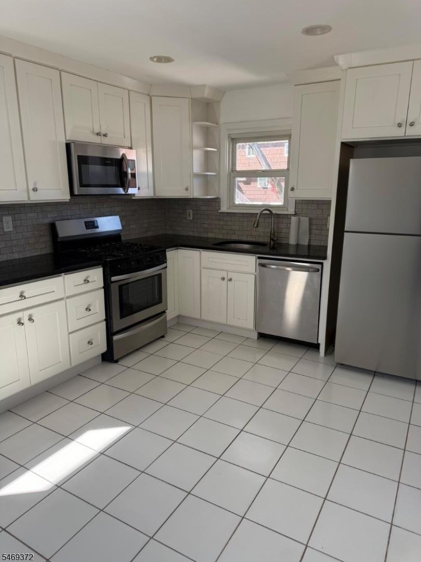 73 Dell Glen Avenue Lodi NJ 07644