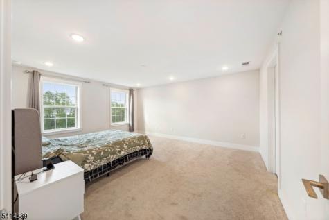 707 Station Road Dunellen NJ 08812