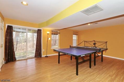 13 Minuteman Ct Ondo Bernards NJ 07920