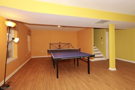 13 Minuteman Ct Ondo Bernards NJ 07920