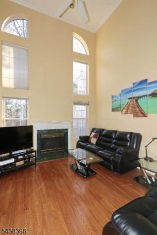 13 Minuteman Ct Ondo Bernards NJ 07920