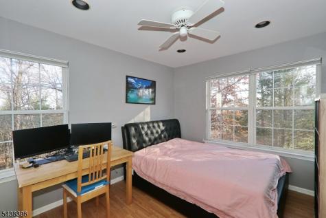 13 Minuteman Ct Ondo Bernards NJ 07920