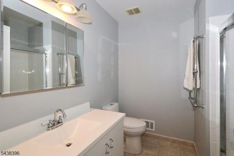 13 Minuteman Ct Ondo Bernards NJ 07920