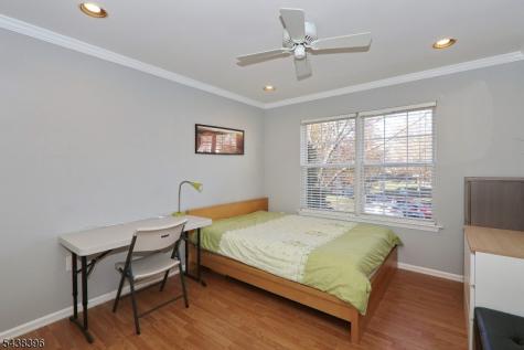 13 Minuteman Ct Ondo Bernards NJ 07920