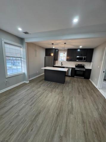54 Gotthardt Street Newark NJ 07105
