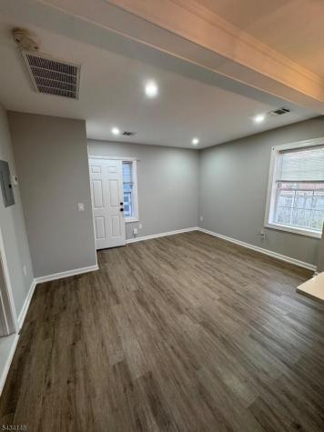 54 Gotthardt Street Newark NJ 07105