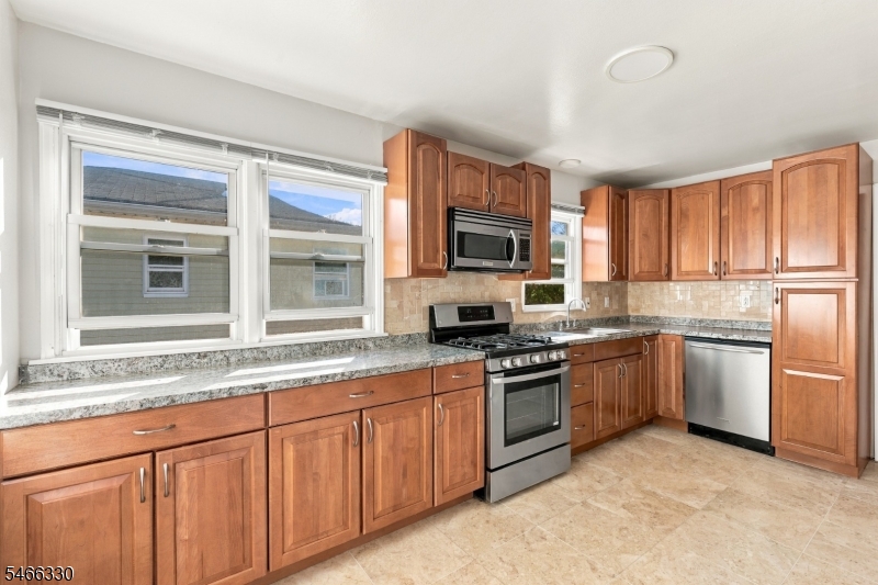 3 General Karge Court Elizabeth NJ 07202