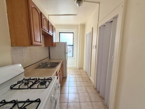 94 S Munn Avenue East Orange NJ 07018