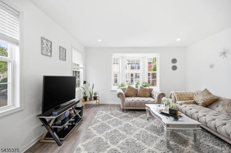 216 Barringer Drive Nutley NJ 07110