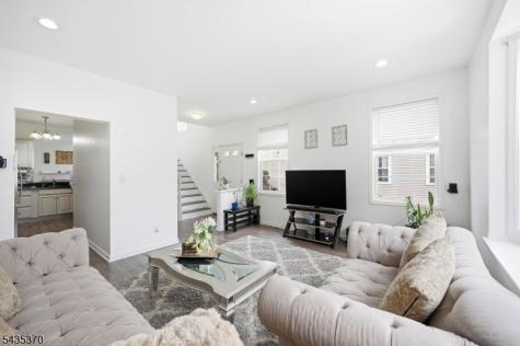 216 Barringer Drive Nutley NJ 07110