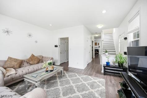 216 Barringer Drive Nutley NJ 07110