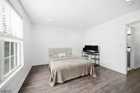 216 Barringer Drive Nutley NJ 07110