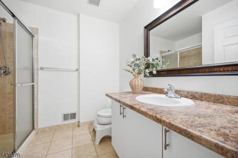216 Barringer Drive Nutley NJ 07110