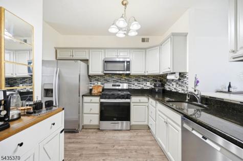 216 Barringer Drive Nutley NJ 07110
