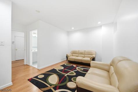 216 Barringer Drive Nutley NJ 07110