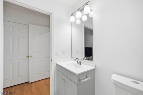 216 Barringer Drive Nutley NJ 07110