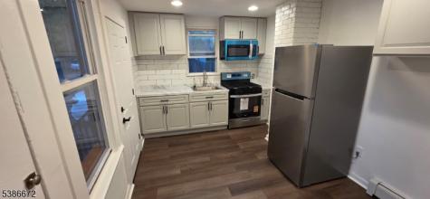 47 Oak Street East Orange NJ 07018