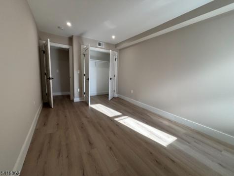 136 Elm Street Newark NJ 07105