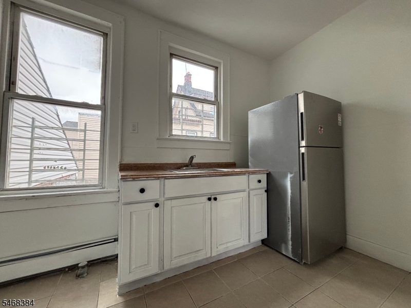 60 4TH Street Elizabeth NJ 07206