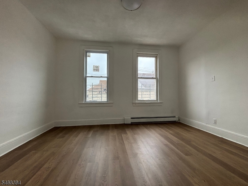 60 4TH Street Elizabeth NJ 07206