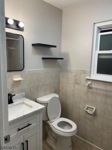 566 2ND Avenue Elizabeth NJ 07202