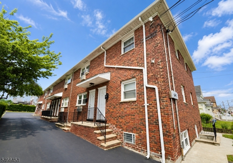 40 Stuyvesant Avenue Lyndhurst NJ 07071